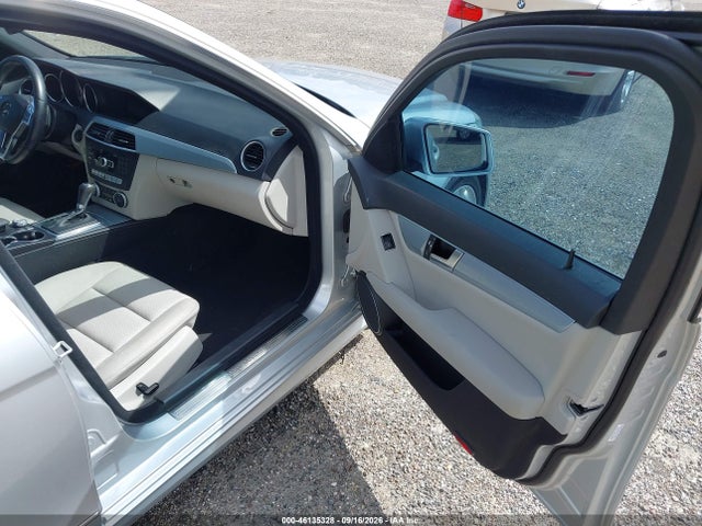 Продажа на аукционе авто 2014 Mercedes-benz C 250 Sport, vin: WDDGF4HB1EA956346, номер лота: 46135328