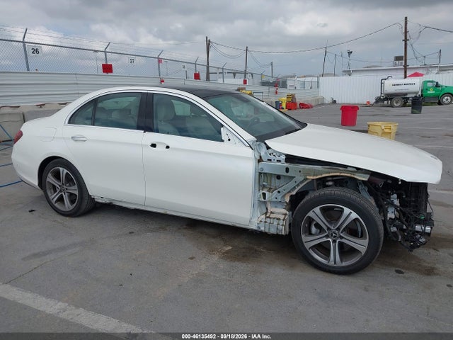 WDDZF4JB8JA373530 Mercedes-Benz E 300