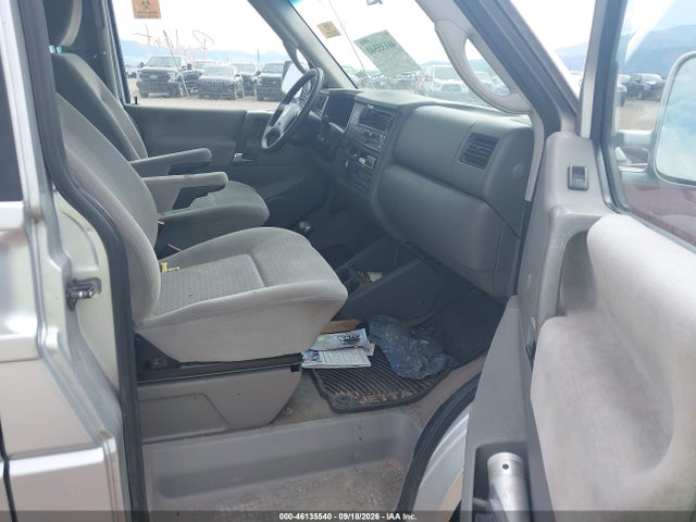 2002 Volkswagen Eurovan Gls მანქანა იყიდება აუქციონზე, vin: WV2KB47012H045938, აუქციონის ნომერი: 46135540