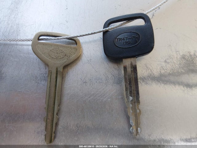 46135610 :رقم المزاد ، 2T1BR32E93C097363 vin ، 2003 Toyota Corolla Ce مزاد بيع