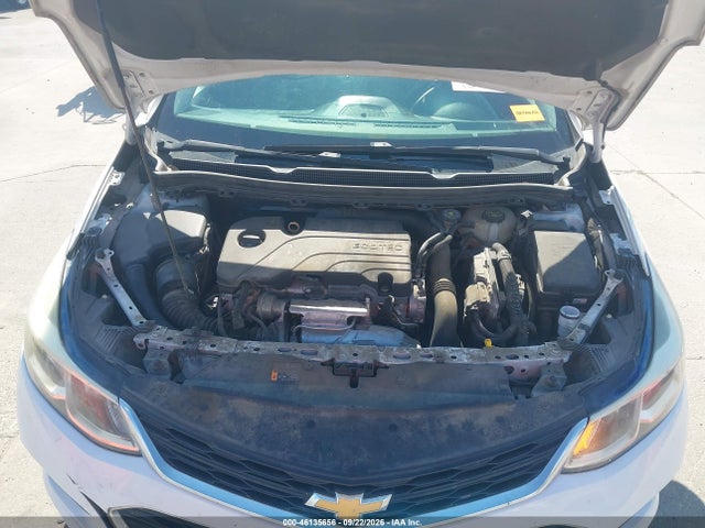 46135656 :رقم المزاد ، 1G1BC5SM9J7222776 vin ، 2018 Chevrolet Cruze Ls Auto مزاد بيع