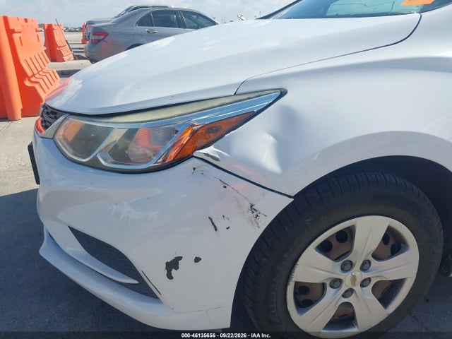 46135656 :رقم المزاد ، 1G1BC5SM9J7222776 vin ، 2018 Chevrolet Cruze Ls Auto مزاد بيع