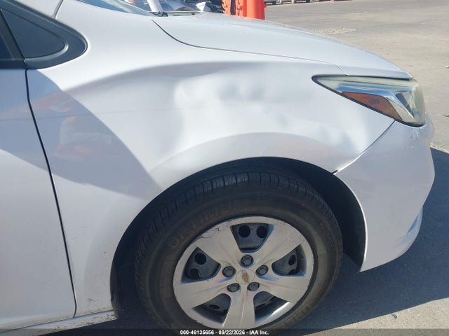 46135656 :رقم المزاد ، 1G1BC5SM9J7222776 vin ، 2018 Chevrolet Cruze Ls Auto مزاد بيع