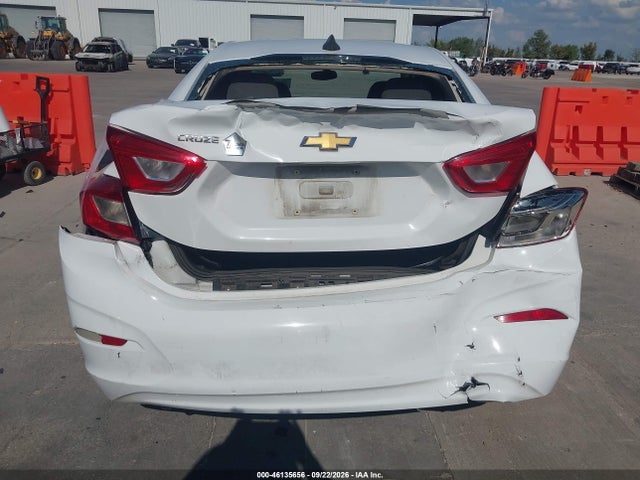 46135656 :رقم المزاد ، 1G1BC5SM9J7222776 vin ، 2018 Chevrolet Cruze Ls Auto مزاد بيع