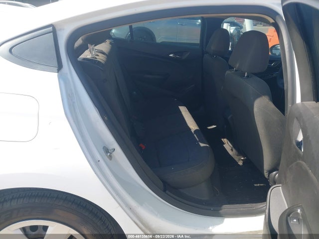 46135656 :رقم المزاد ، 1G1BC5SM9J7222776 vin ، 2018 Chevrolet Cruze Ls Auto مزاد بيع