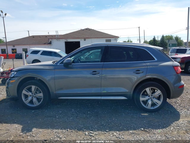2018 Audi Q5 2.0t Premium/2.0t Tech Premium მანქანა იყიდება აუქციონზე, vin: WA1BNBFY7J2113463, აუქციონის ნომერი: 46135789