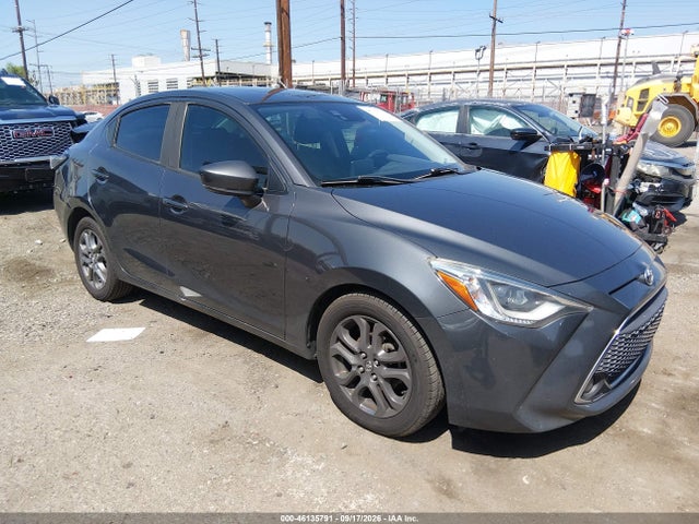 Toyota Yaris Xle 2019 3MYDLBYV0KY521296 главное изображение