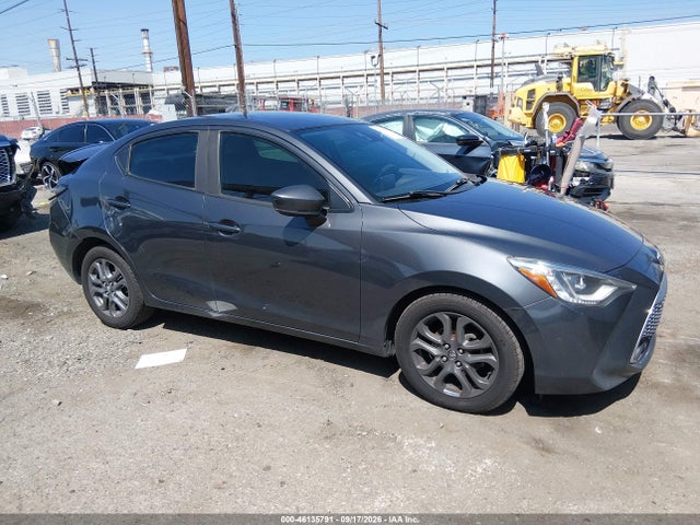 3MYDLBYV0KY521296 Toyota Yaris Xle