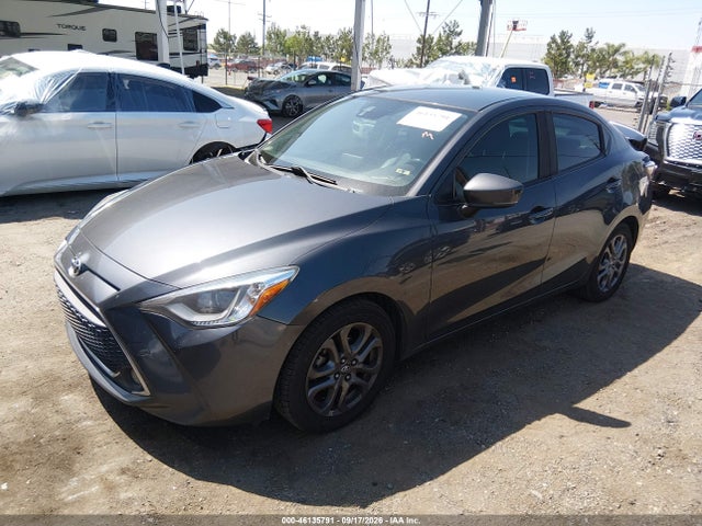 3MYDLBYV0KY521296 Toyota Yaris Xle