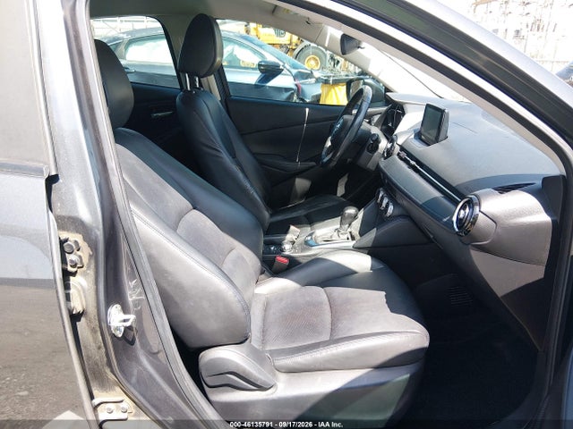 3MYDLBYV0KY521296 Toyota Yaris Xle