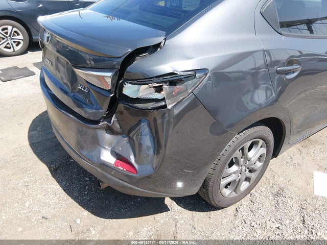 3MYDLBYV0KY521296 Toyota Yaris Xle