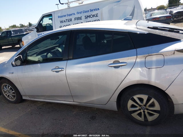 Toyota Prius Two 2018 JTDKBRFU7J3586925 Image 14