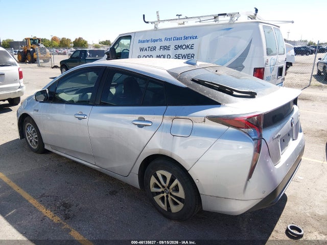 Toyota Prius Two 2018 JTDKBRFU7J3586925 Image 3