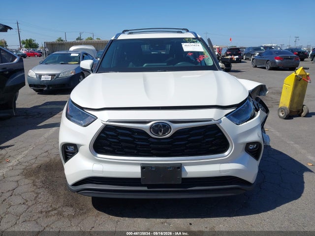 Toyota Highlander Xle 2021 5TDHZRBH4MS102677 Image 13