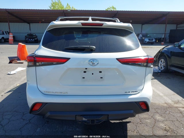 Toyota Highlander Xle 2021 5TDHZRBH4MS102677 Image 17