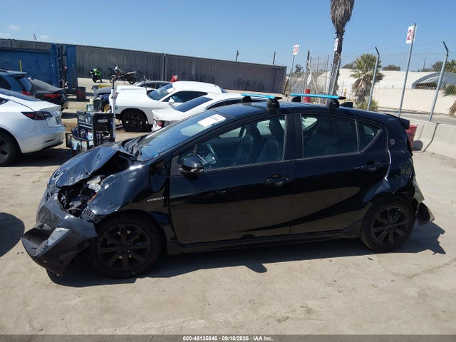 Toyota Prius C Four 2017 JTDKDTB37H1592430 Image 13