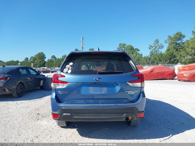 2021 Subaru Forester Premium მანქანა იყიდება აუქციონზე, vin: JF2SKAJCXMH588807, აუქციონის ნომერი: 46135948