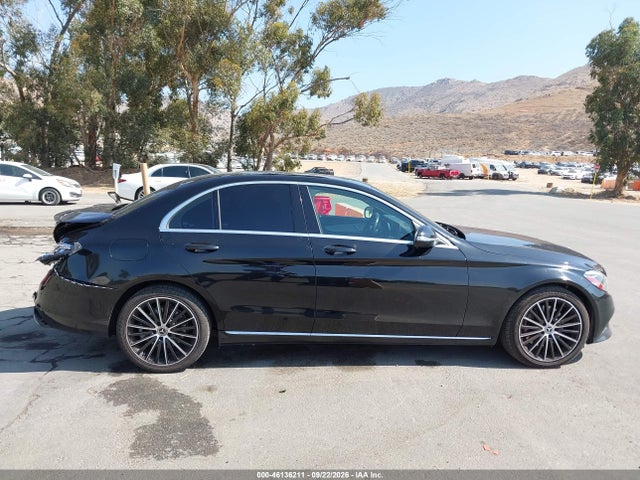 55SWF8DB6KU288841 Mercedes-Benz C 300