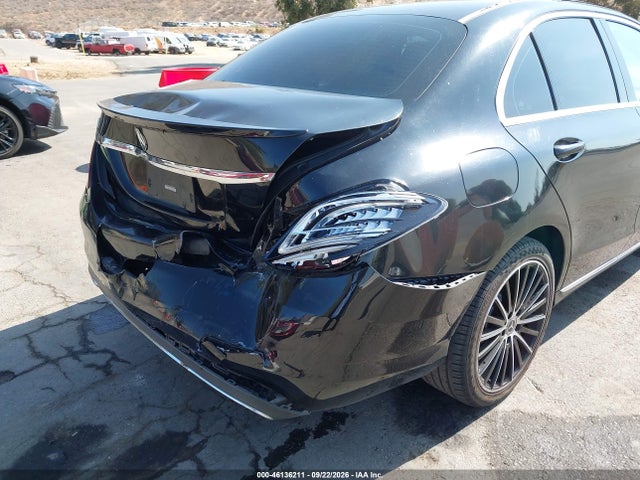 55SWF8DB6KU288841 Mercedes-Benz C 300