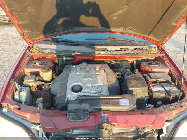 46136281 :رقم المزاد ، KNDUP131826305365 vin ، 2002 Kia Sedona Ex/lx مزاد بيع