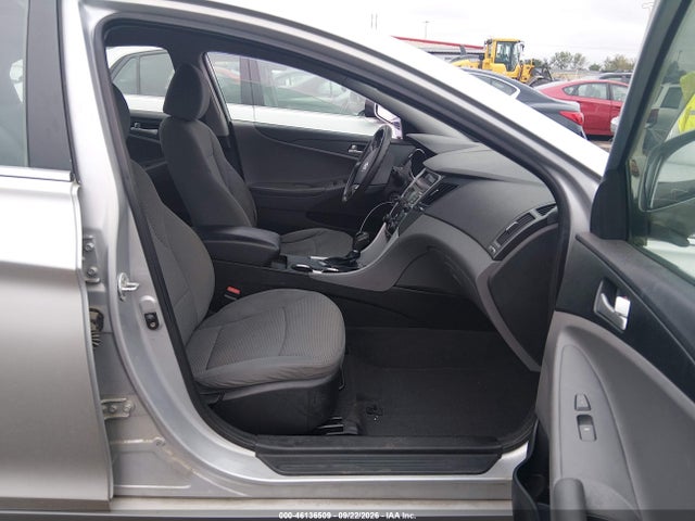 2011 Hyundai Sonata Gls მანქანა იყიდება აუქციონზე, vin: 5NPEB4AC2BH090970, აუქციონის ნომერი: 46136509