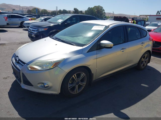 Ford FOCUS SE 2014 1FADP3K27EL432352 Image 2