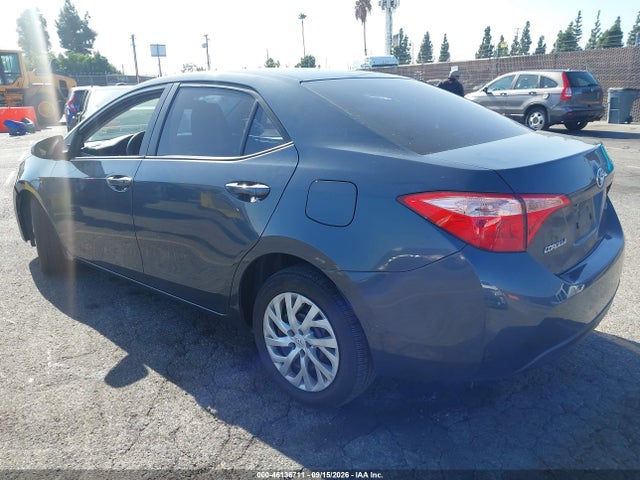 Toyota COROLLA LE 2017 5YFBURHE2HP682477 Image 3