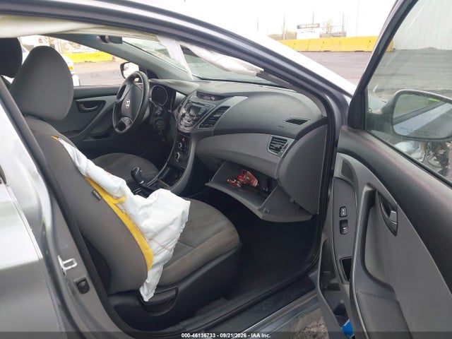 2015 Hyundai Elantra Se მანქანა იყიდება აუქციონზე, vin: 5NPDH4AE2FH562103, აუქციონის ნომერი: 46136733