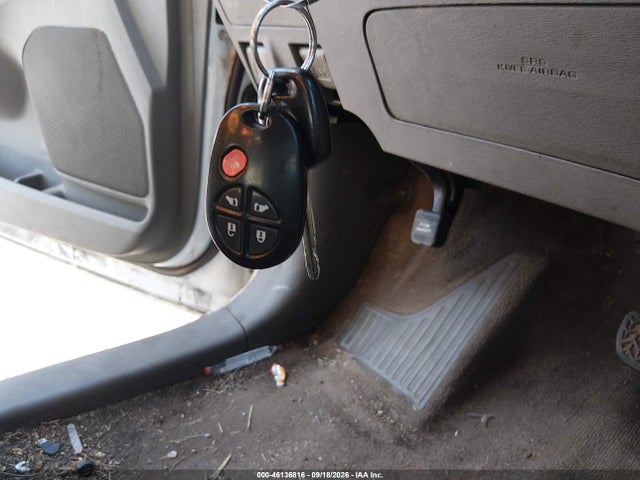 2013 Toyota Sienna Le V6 8 Passenger მანქანა იყიდება აუქციონზე, vin: 5TDKK3DC2DS329908, აუქციონის ნომერი: 46136816