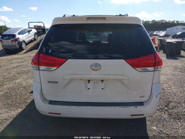2013 Toyota Sienna Le V6 8 Passenger მანქანა იყიდება აუქციონზე, vin: 5TDKK3DC2DS329908, აუქციონის ნომერი: 46136816
