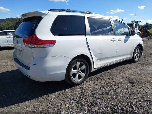 2013 Toyota Sienna Le V6 8 Passenger მანქანა იყიდება აუქციონზე, vin: 5TDKK3DC2DS329908, აუქციონის ნომერი: 46136816