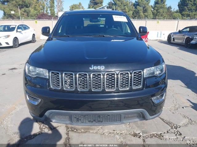 1C4RJEAG9HC902900 Jeep Grand Cherokee Laredo 4x2