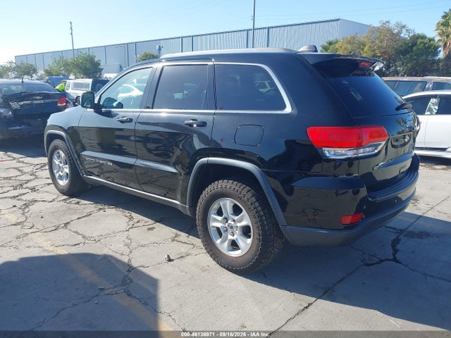 1C4RJEAG9HC902900 Jeep Grand Cherokee Laredo 4x2