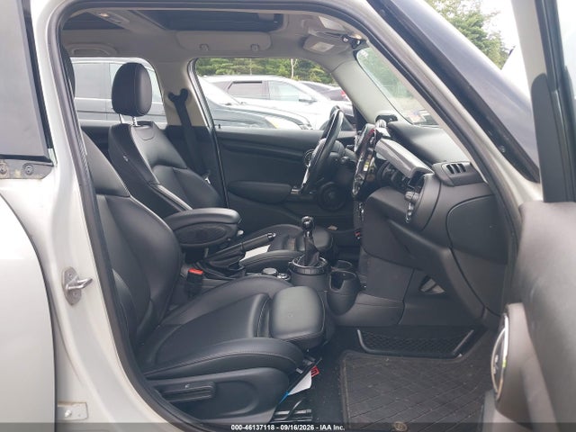 Aukcja sprzedaży 2015 Mini Hardtop Cooper, vin: WMWXS5C59F2C63355, numer aukcji: 46137118