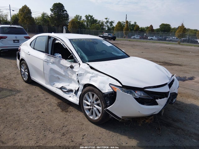 Продажа на аукционе авто 2021 Toyota Camry Le, vin: 4T1C11AK7MU408392, номер лота: 46137132