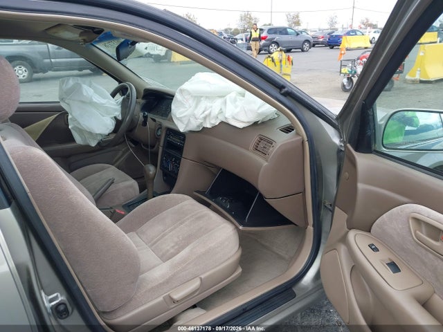 46137178 :رقم المزاد ، JT2BG22K1W0259516 vin ، 1998 Toyota Camry Le مزاد بيع