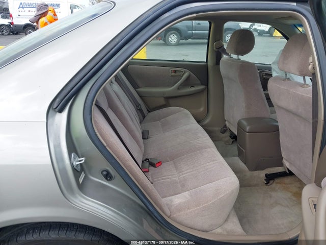 46137178 :رقم المزاد ، JT2BG22K1W0259516 vin ، 1998 Toyota Camry Le مزاد بيع