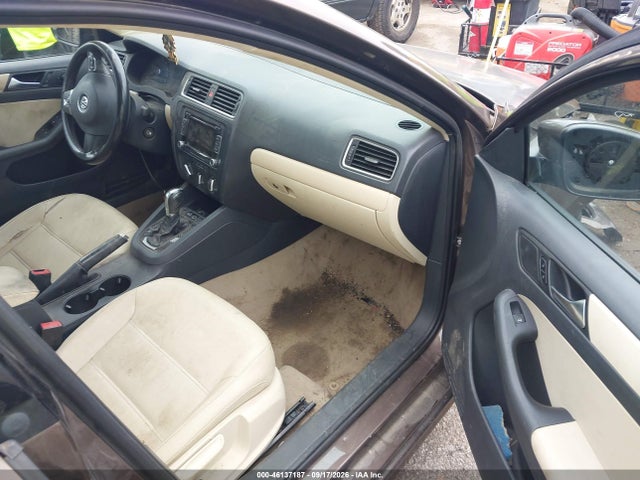 46137187 :رقم المزاد ، 3VWDZ7AJ8BM392262 vin ، 2011 Volkswagen Jetta 2.5l Se مزاد بيع