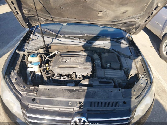 2015 Volkswagen Passat 1.8t Wolfsburg Edition მანქანა იყიდება აუქციონზე, vin: 1VWAT7A38FC018988, აუქციონის ნომერი: 46137201