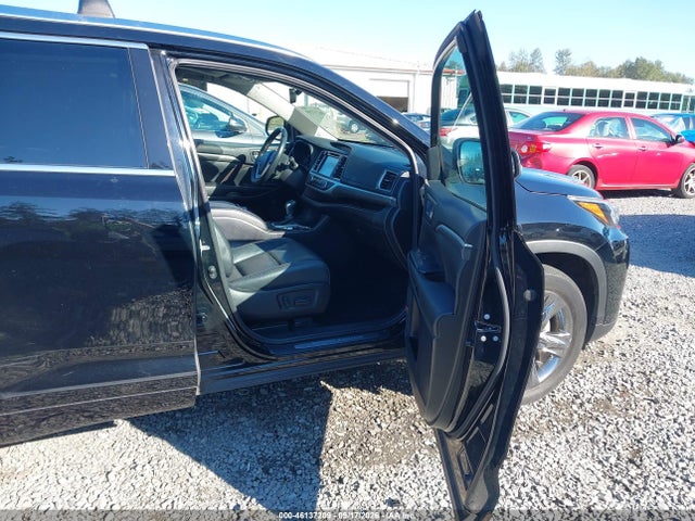 Продаж на аукціоні авто 2017 Toyota Highlander Limited Platinum, vin: 5TDDZRFH2HS378578, номер лоту: 46137209