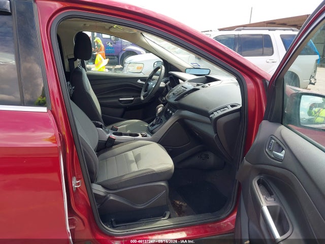 46137247 :رقم المزاد ، 1FMCU0G7XGUB46960 vin ، 2016 Ford Escape Se مزاد بيع
