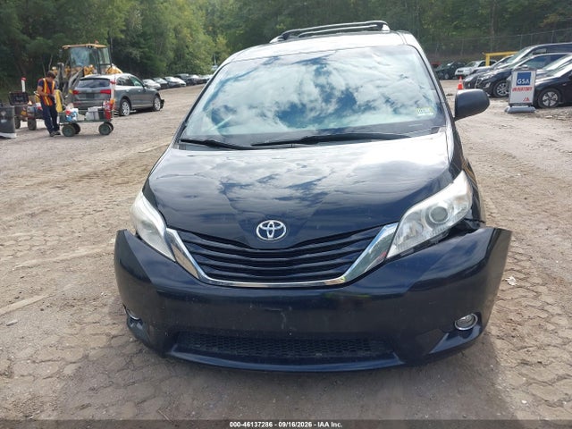 2015 Toyota Sienna Le 7 Passenger მანქანა იყიდება აუქციონზე, vin: 5TDJK3DC2FS118772, აუქციონის ნომერი: 46137286