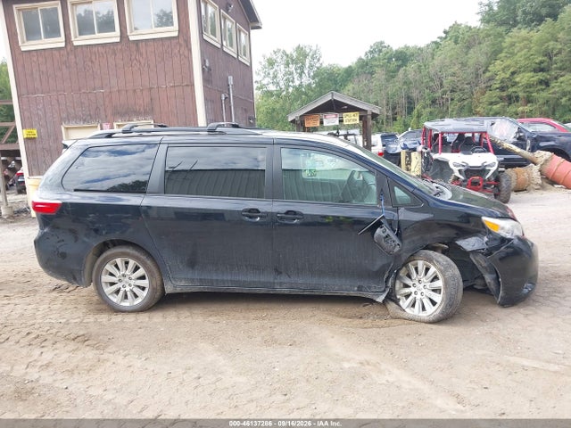 2015 Toyota Sienna Le 7 Passenger მანქანა იყიდება აუქციონზე, vin: 5TDJK3DC2FS118772, აუქციონის ნომერი: 46137286