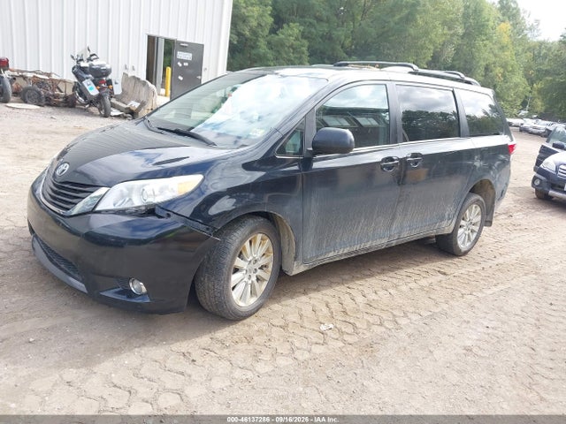 2015 Toyota Sienna Le 7 Passenger მანქანა იყიდება აუქციონზე, vin: 5TDJK3DC2FS118772, აუქციონის ნომერი: 46137286
