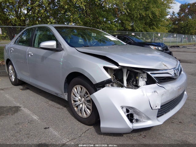 46137346 :رقم المزاد ، 4T4BF1FK6ER337764 vin ، 2014 Toyota Camry Le مزاد بيع