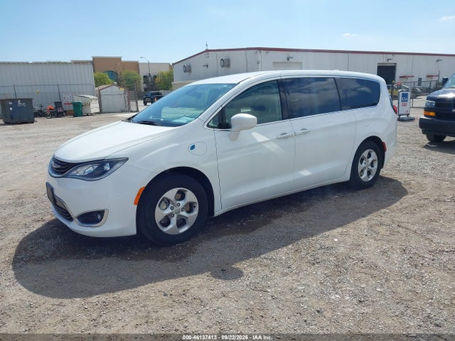 2018 Chrysler Pacifica Hybrid Touring Plus მანქანა იყიდება აუქციონზე, vin: 2C4RC1H7XJR332959, აუქციონის ნომერი: 46137413