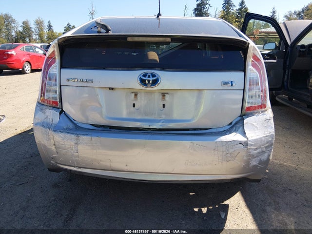 Toyota Prius Two 2015 JTDKN3DU3F0416125 Image 16