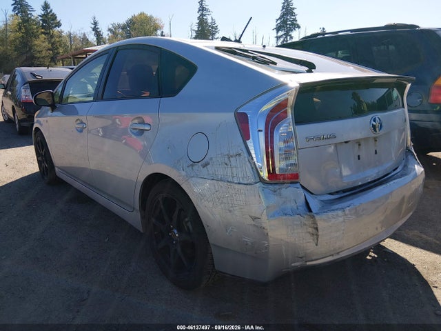 Toyota Prius Two 2015 JTDKN3DU3F0416125 Image 3