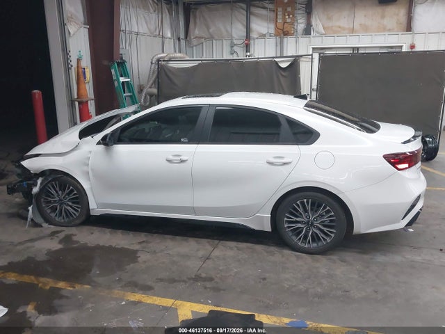 Продажа на аукционе авто 2022 Kia Forte Gt-line, vin: 3KPF54AD2NE429546, номер лота: 46137516