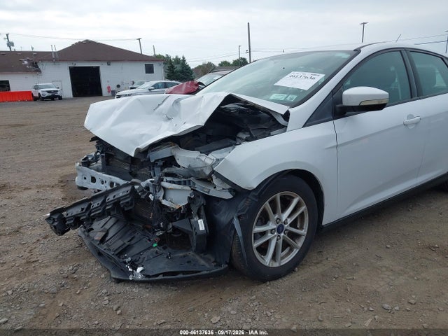 Продажа на аукционе авто 2015 Ford Focus Se, vin: 1FADP3K25FL301387, номер лота: 46137636